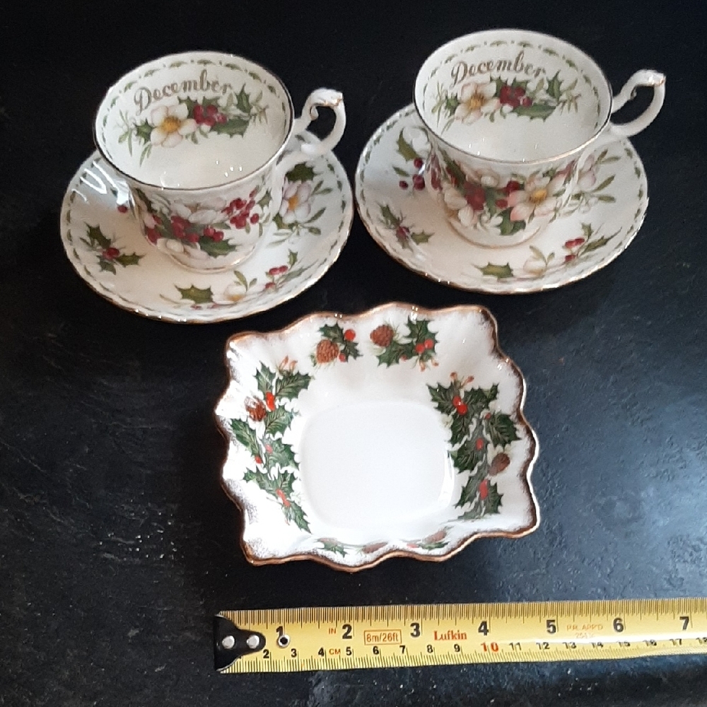 2 Royal Albert🍒December Holly Tea Set➕Rosina Yultide Dish🍒White and Gold